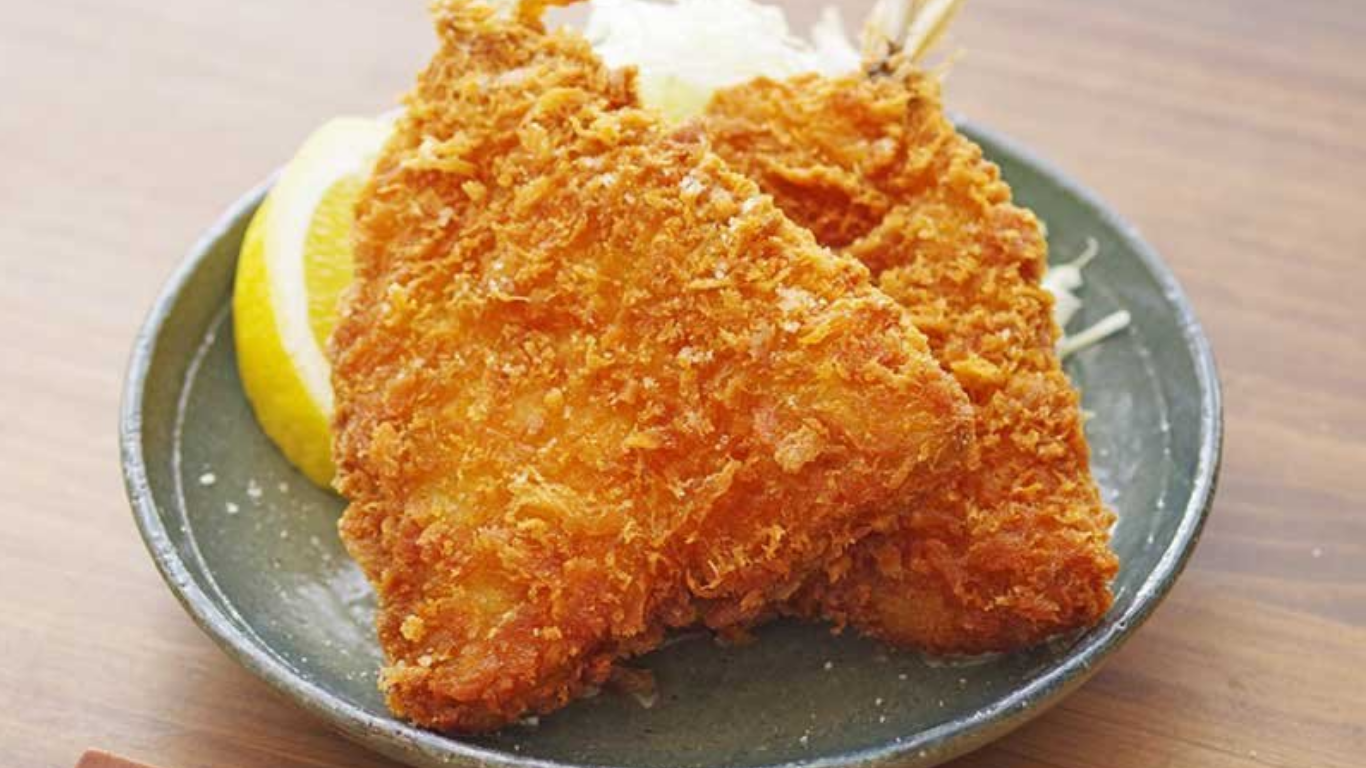 揚げたてのアジフライ