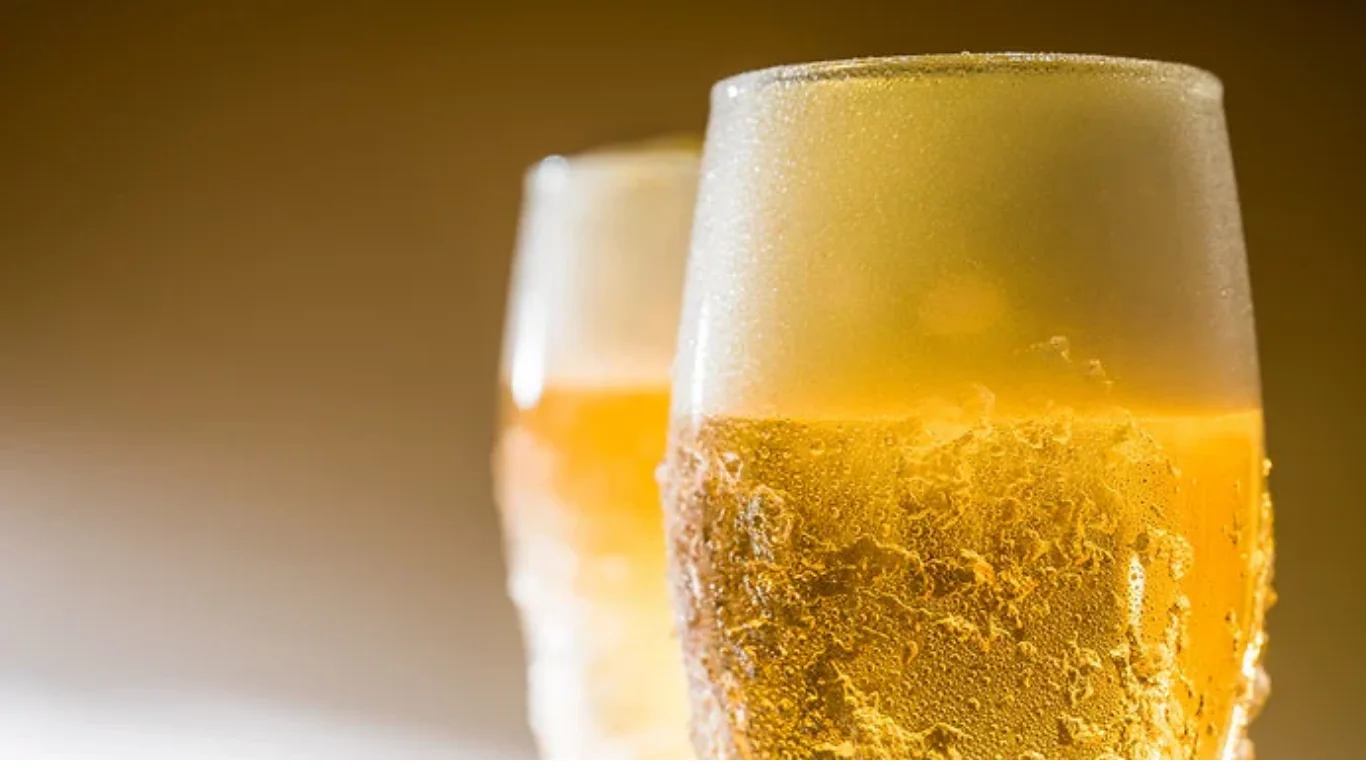ジョッキに注がれたビール